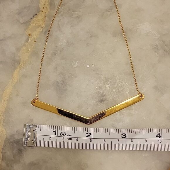 NWT Gorjana Coquette CottageCore Feminine Dainty Chevron 14K Gold Arrow Necklace - Picture 10 of 11